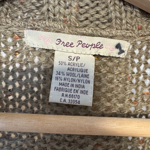 🖤 Vintage Free People Long Striped Knit Sweater EUC - Picture 4 of 4